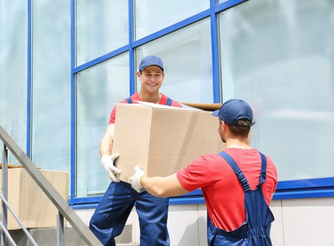 Local delivery and moving service for Shacklewell businesses