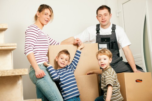 Moving van service in Shacklewell for local house and flat removals