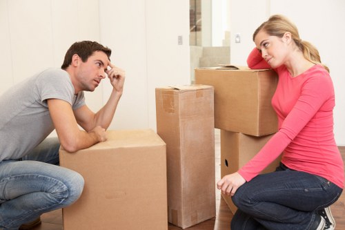 Local van transport for furniture and boxes around Shacklewell